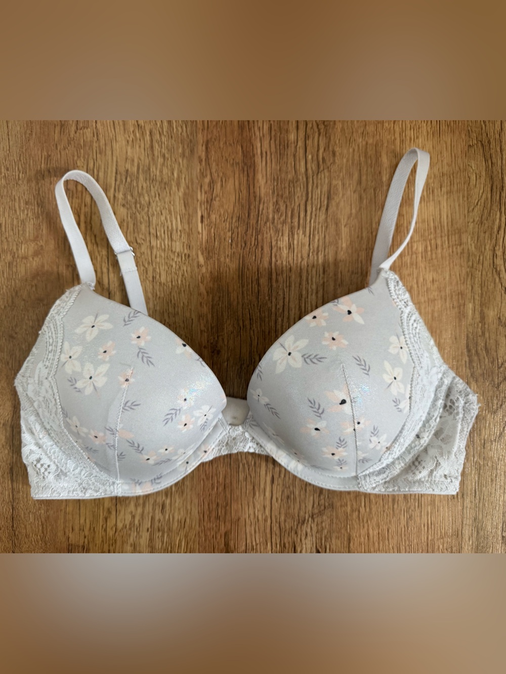 EUC Victoria's Secret Pale Blue Floral Lace Push-Up Bra